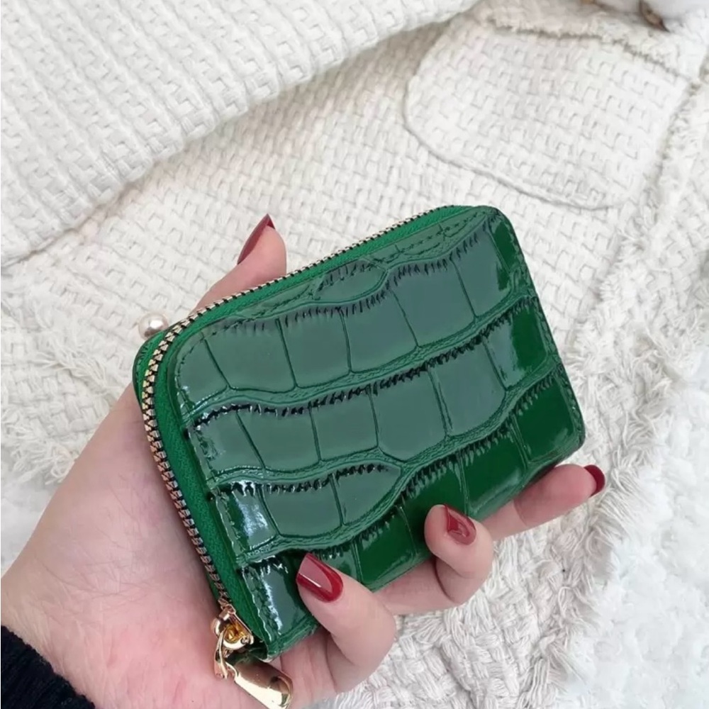Green Crocodile-Embossed Women's Wallet